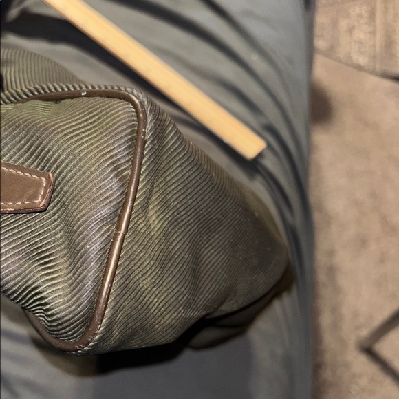 Louis Vuitton Khaki Men's Toiletry Bag Needs Repair - Picture 10 of 10